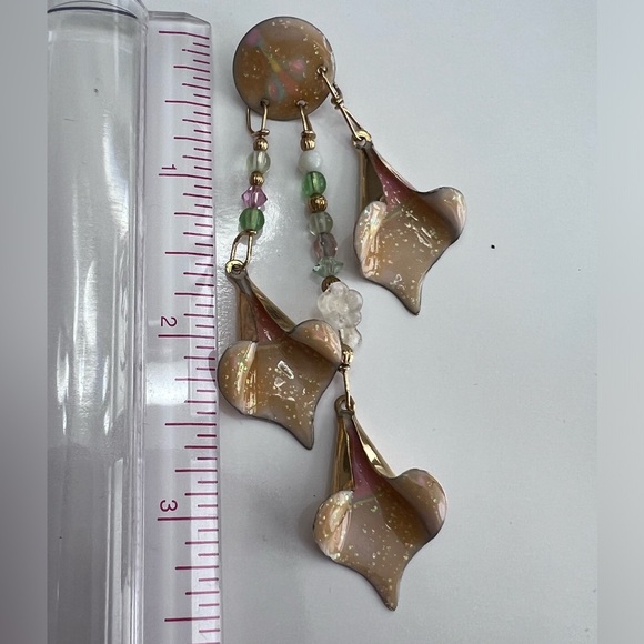 1988 Lunch at the Ritz Calla Lily earrings, post for pierced ears - Picture 5 of 7